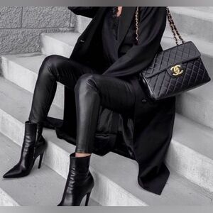 Abercrombie & Fitch Vegan Leather Skinny High-Rise Pants – Size 24 (00)